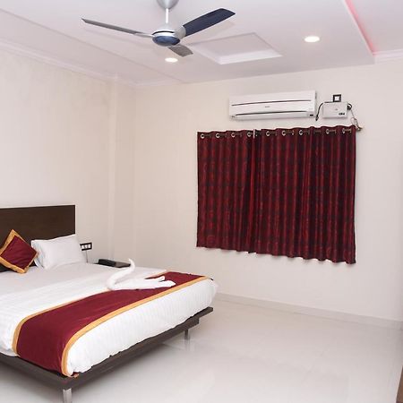 Hotel Grand Kubera Chikmagalūr Dış mekan fotoğraf