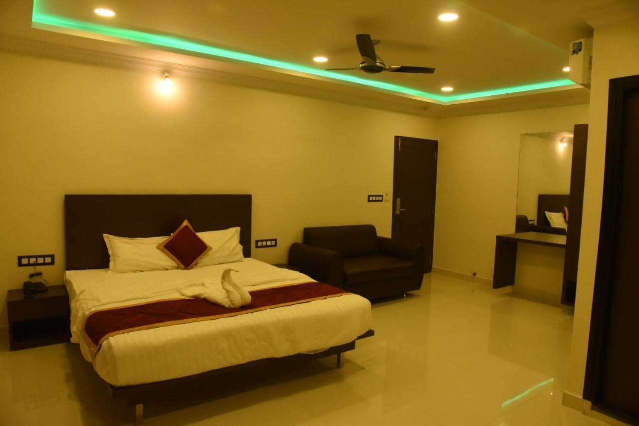 Hotel Grand Kubera Chikmagalūr Dış mekan fotoğraf