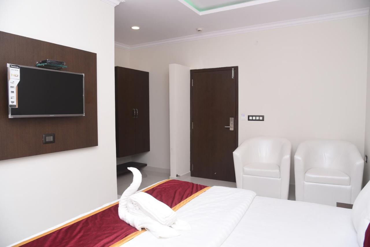 Hotel Grand Kubera Chikmagalūr Dış mekan fotoğraf