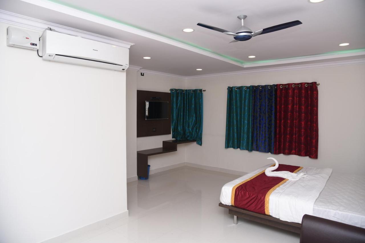 Hotel Grand Kubera Chikmagalūr Dış mekan fotoğraf